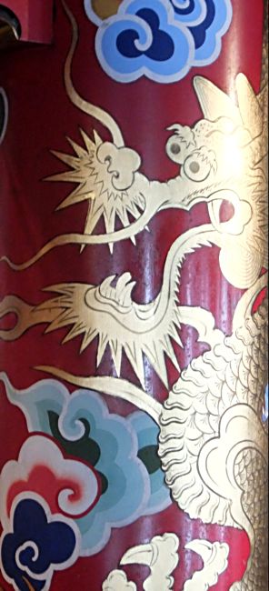 Китайский дракон в императорском дворце в Нахе. Окинава. Япония. Фото Лимарева В.Н.